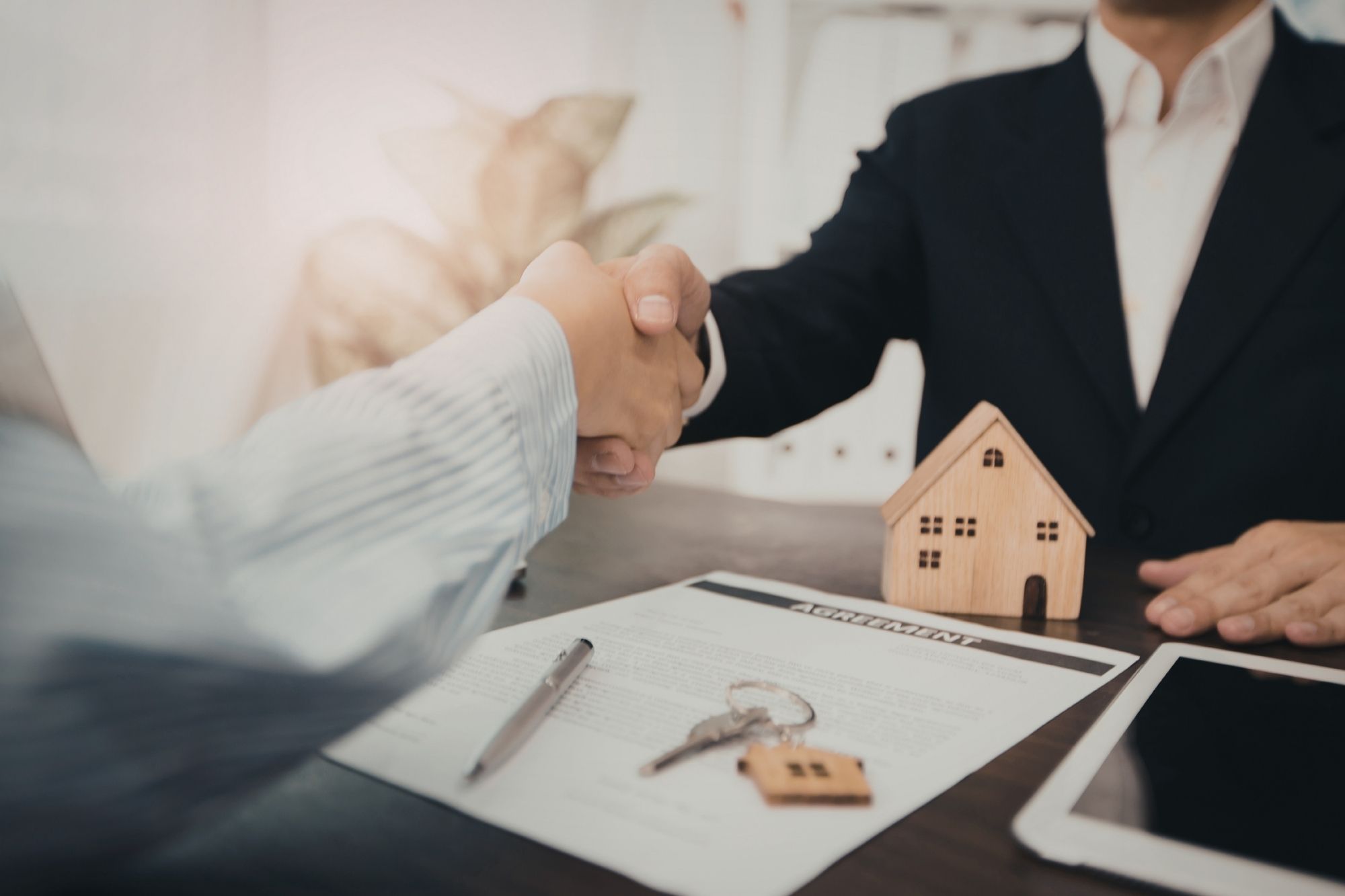 Developer was late, clients recovered money – case settled by agreement